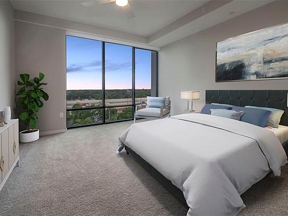 5th image of 290-2 NE Ivanhoe Blvd