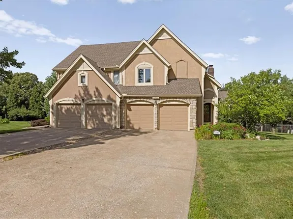 11907 Westgate St, Overland Park, KS 66213