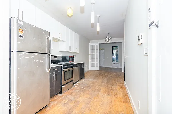 Rented by MySpaceNYC | media 5
