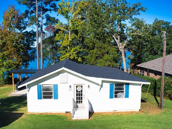 1091 Lake Dr, Leesville, SC 29070