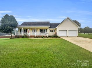 100 Tall Pine Dr, Shelby, NC 28152