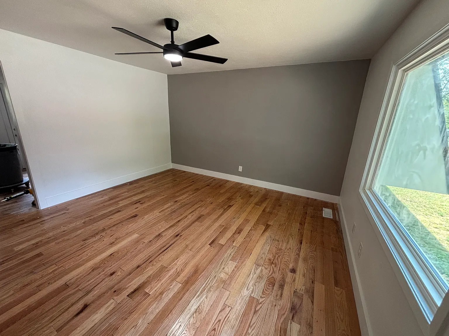 5 bed, 2000 sqft, $2,100 — Photo 3