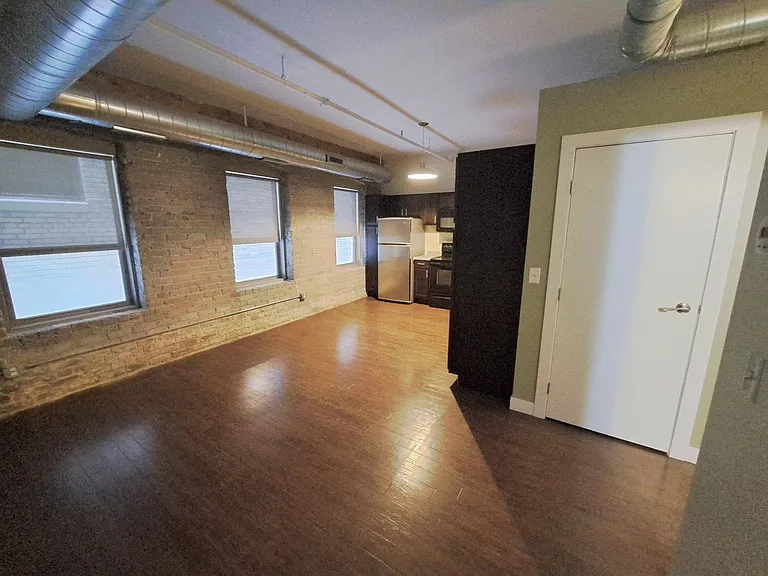 La Pompadour Apartments — Photo 47