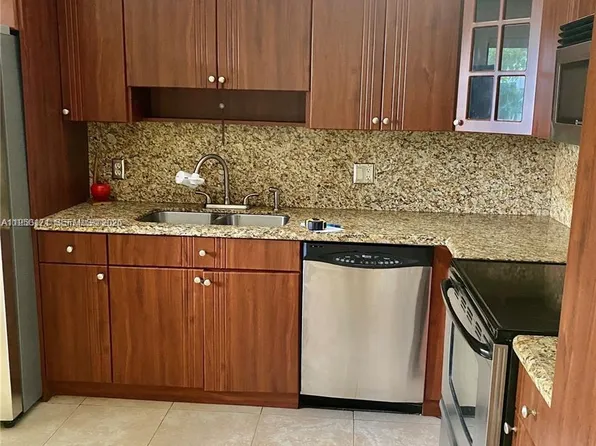 16541 Blatt Blvd APT 203, Weston, FL 33326