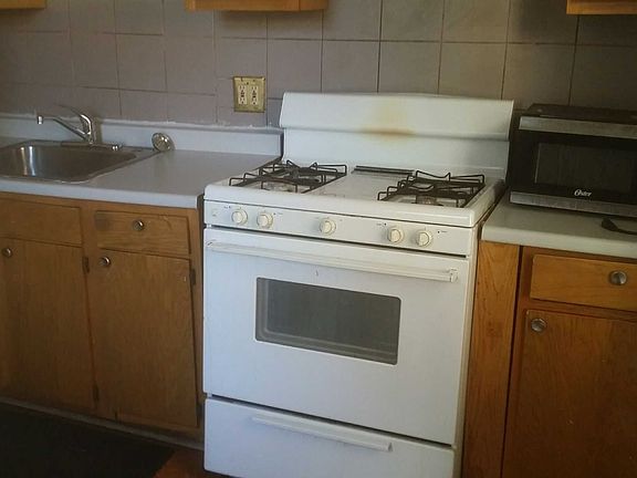 5th image of 2274 E Cambria St