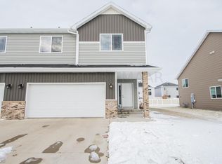 920 Eaglewood Ave W, West Fargo, ND 58078