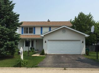 1565 Acorn Ct, Gurnee, IL 60031