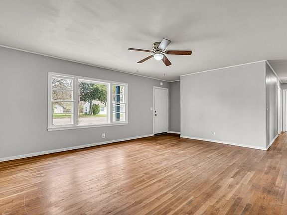 4th image of 137 Poplar St