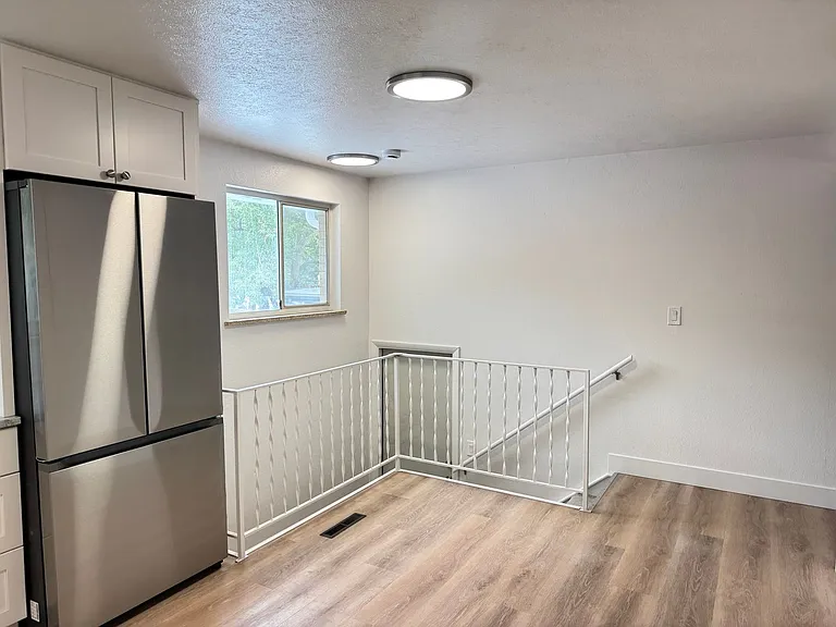 1505 Linden Ave — Photo 5