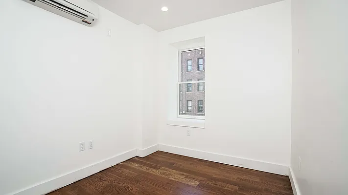 Rented by Nooklyn NYC LLC | media 109