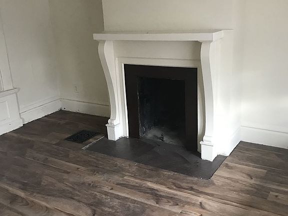 4th image of 867 Studer Ave