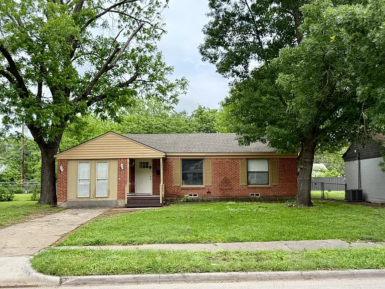 10640 Aledo Dr — Photo 1