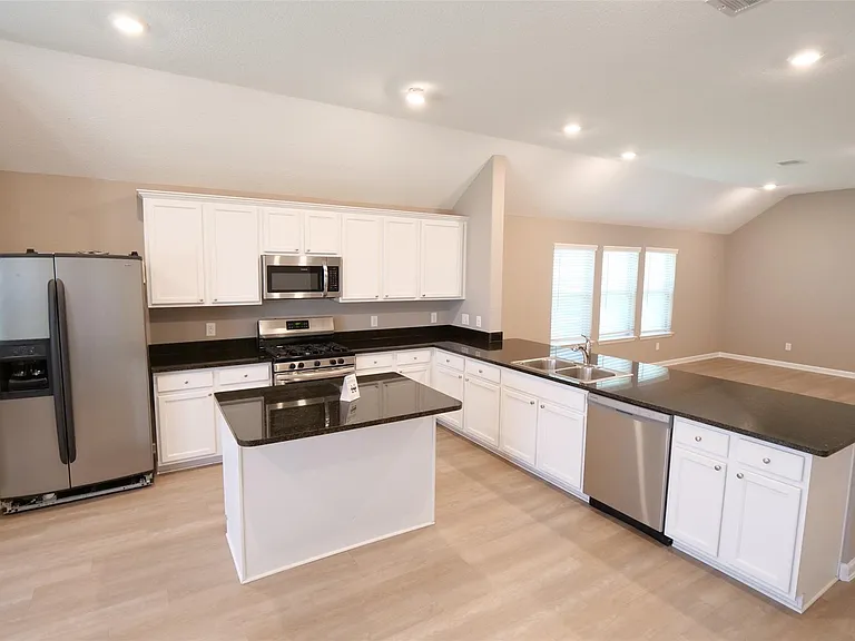 7211 Songlark Lndg — Photo 8
