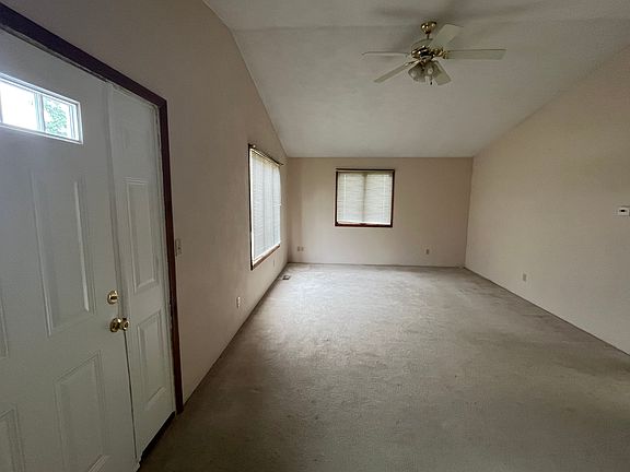 5th image of 217 W Warnock St
