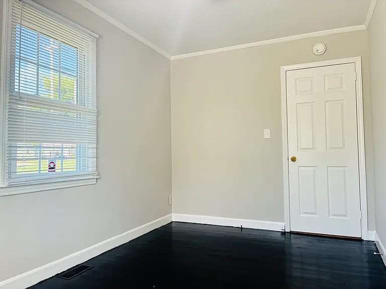 419 N Broad St — Photo 9