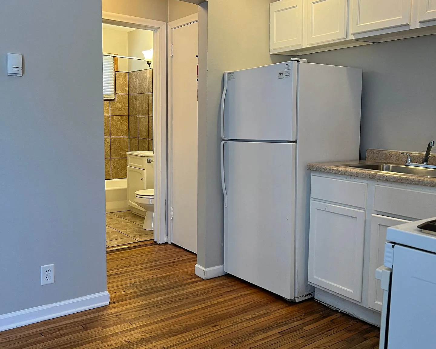 Golden Valley Apartments — Photo 4