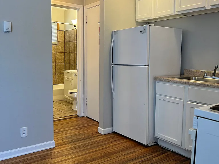 Golden Valley Apartments — Photo 4
