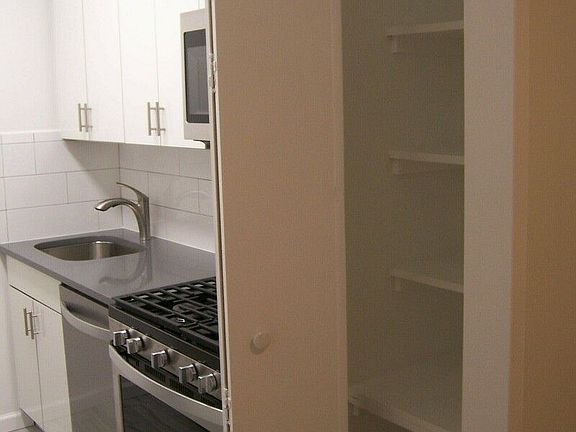 5th image of 61 W 62nd St APT 7B