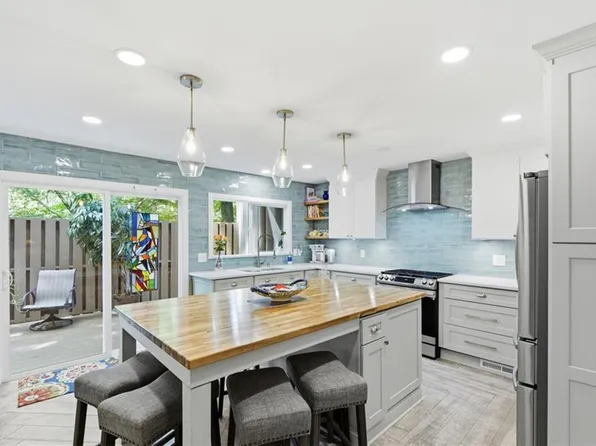 270 Lakeview Rdg W, Roswell, GA 30076