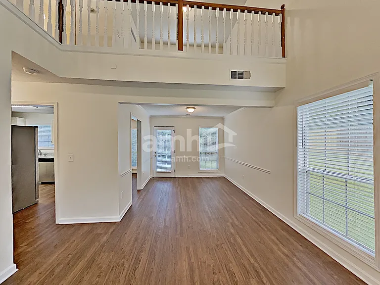 1086 Berkley Dr SE — Photo 5
