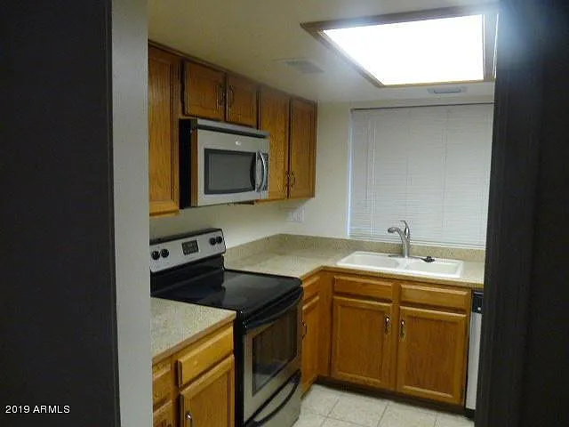 1631 N El Camino Dr — Photo 6