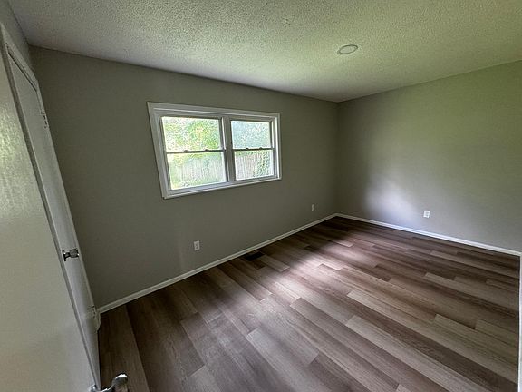 5th image of 915 Shasta Dr