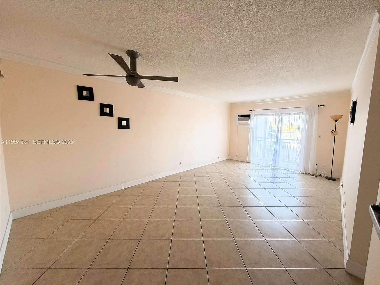 Leisure Beach Condo — Photo 3
