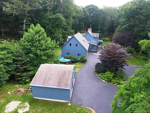 3rd image of 9 Oakridge Dr