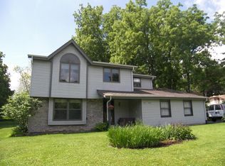 W277N2877 Oak St, Pewaukee, WI 53072