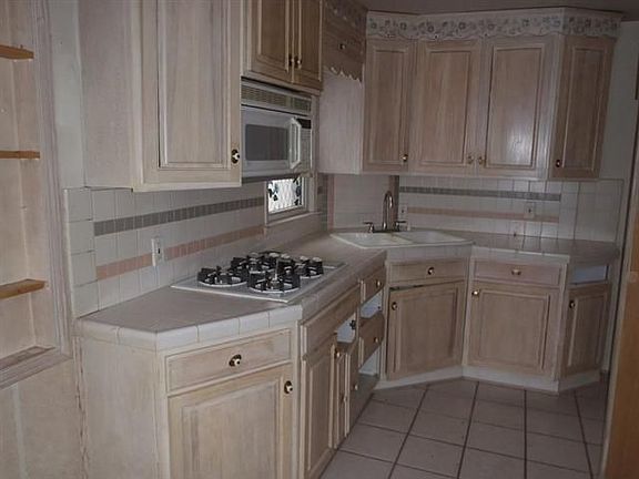 5th image of 17751 Wood St