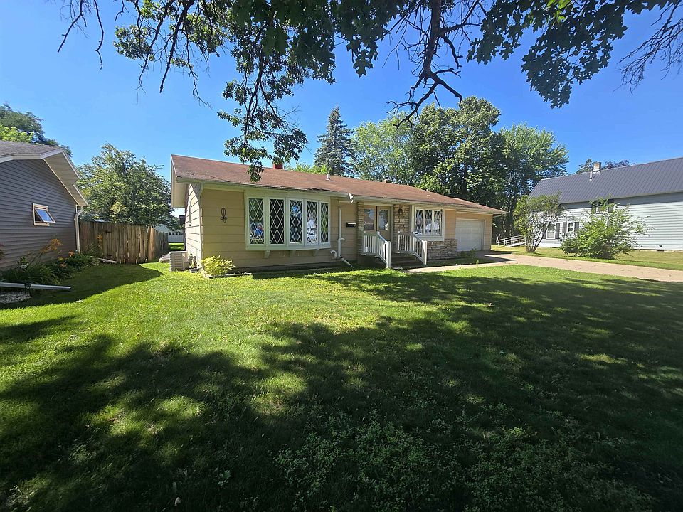 1st image of 614 W 1st St