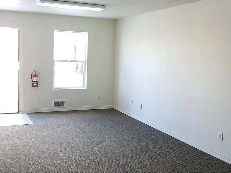 215 Country Club Ln #8 — Photo 8