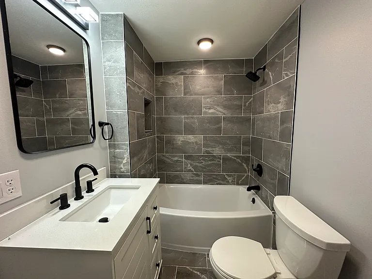 127 Henderson St #2 — Photo 4