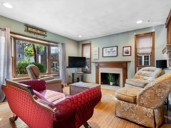 278 Wellman Ave Unit 278, North Chelmsford, MA 01863