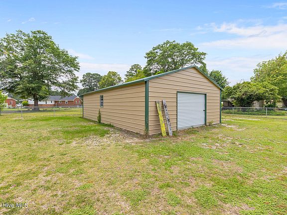 4th image of 106 Pinewood Drive