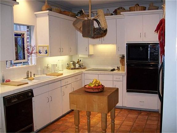 4th image of 2301 Nantucket Dr #C