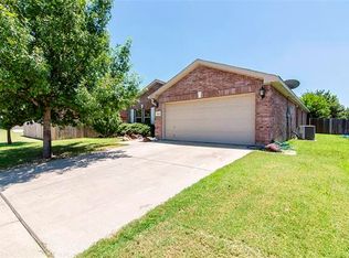 1504 Whitlit Dr, Arlington, TX 76002