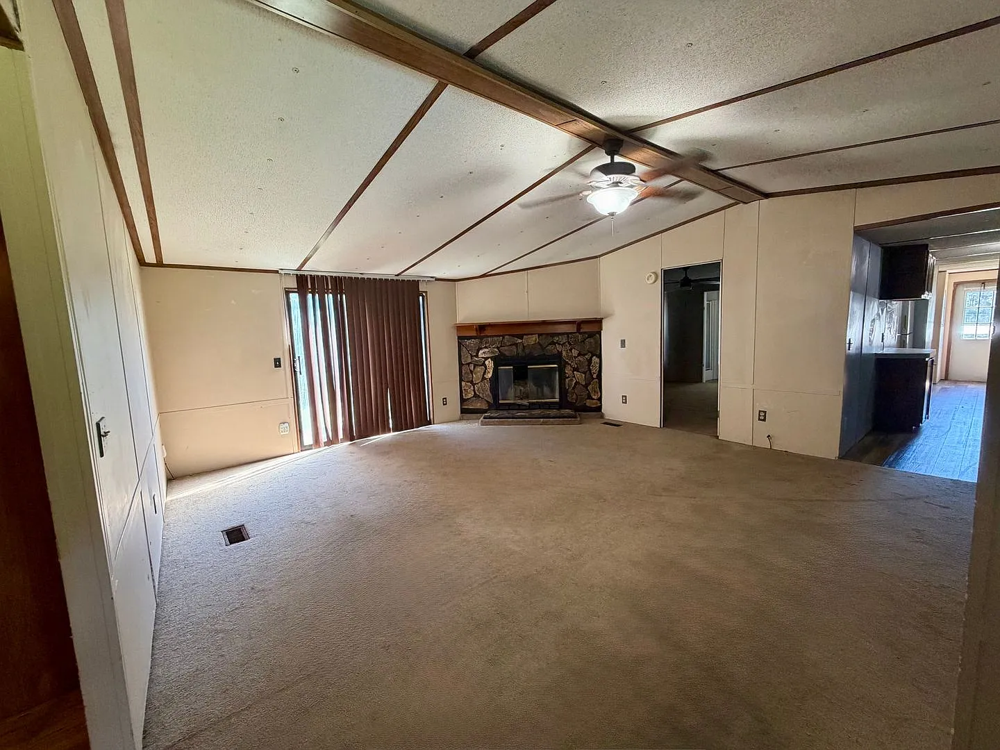 1050 Darrell Thompson Rd — Photo 3