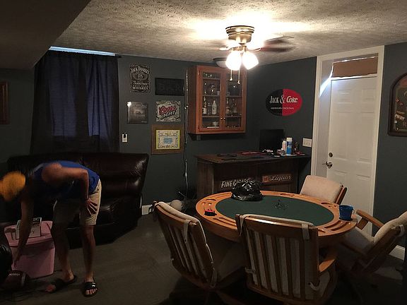 2nd image of 233 Wedgewood Dr