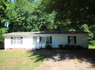 136 Fieldmont Cir, Simpsonville, SC 29681