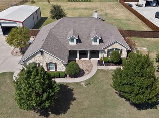 320 Brooks Dr, Nevada, TX 75173