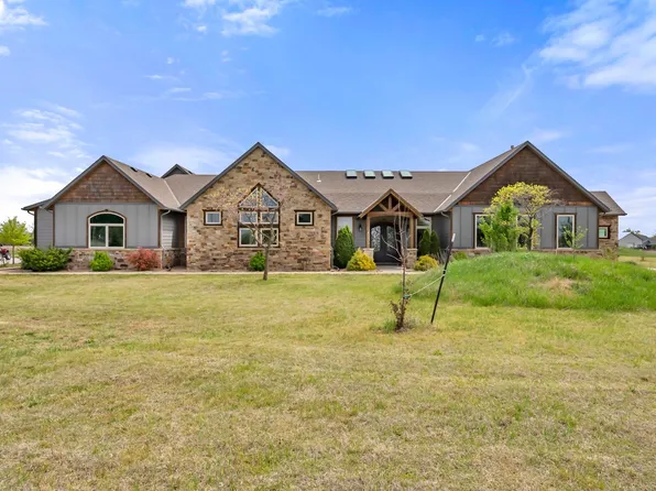 9710 N Oliver St, Valley Center, KS 67147