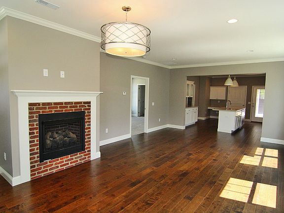 4th image of 2590 Walden Blvd