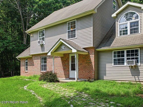 2nd image of 122 Big Spring Blvd