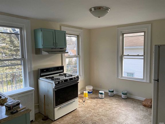 2nd image of 17 3rd Ave Floor 2