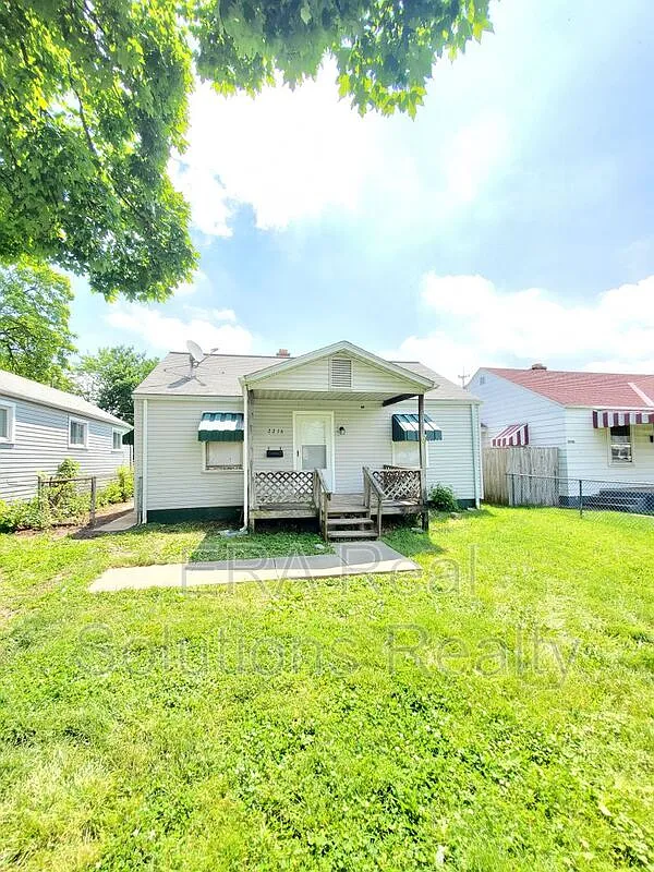 2236 Atwood Ter photo 1