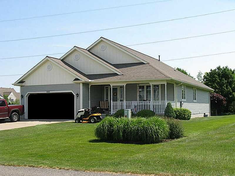 1st image of 4847 Village Cir