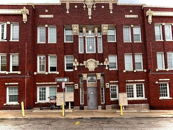 2nd image of 2243 Jones St #2243304