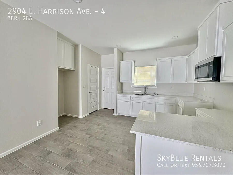 "Spacious 3-Bed Alton Apartment with Modern Granite Touches 1118 Sq Ft of Comfort!" — Photo 3