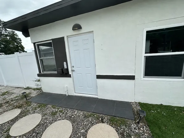 4813 46th Ave N #B, Saint Petersburg, FL 33714